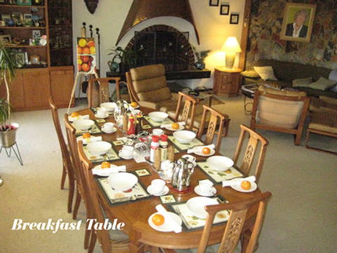 Sages' Haus B&B - E Caravan Parks 2