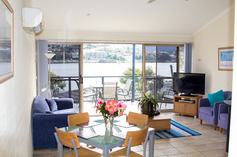Sails Luxury Apartments - E Caravan Parks 1