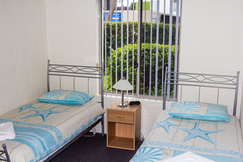 Sails Luxury Apartments - E Caravan Parks 8