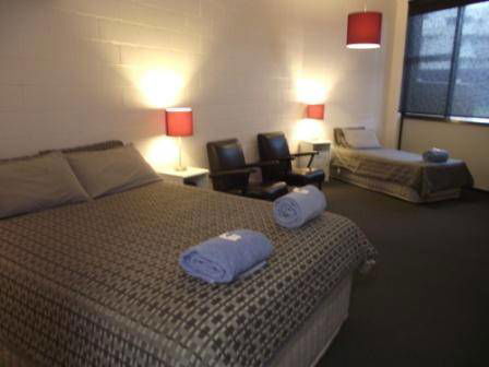 San Remo Hotel Motel - E Caravan Parks 1