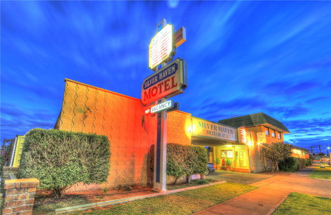 Silver Haven Motor Inn - E Caravan Parks 2
