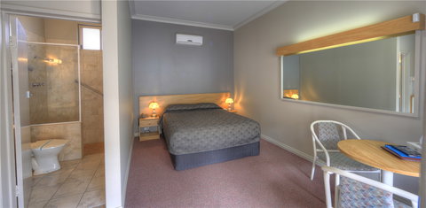 Silver Haven Motor Inn - E Caravan Parks 5