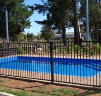 Silver Oaks Motel - E Caravan Parks