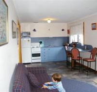 Sunset Holiday Villas - E Caravan Parks