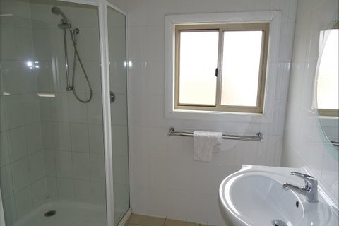 Silver Hill Townhouse - E Caravan Parks 9