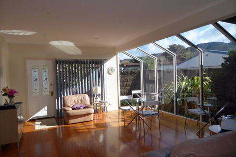 Apollo Bay Bed And Breakfast - E Caravan Parks 5