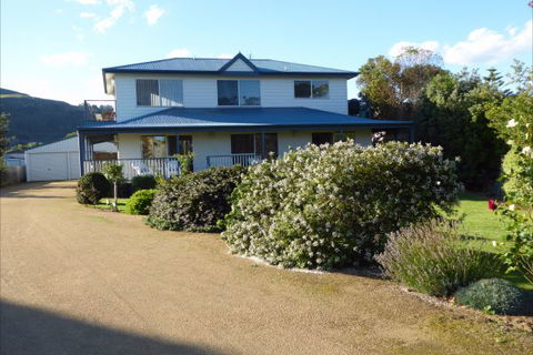 Apollo Bay Bed And Breakfast - E Caravan Parks 11