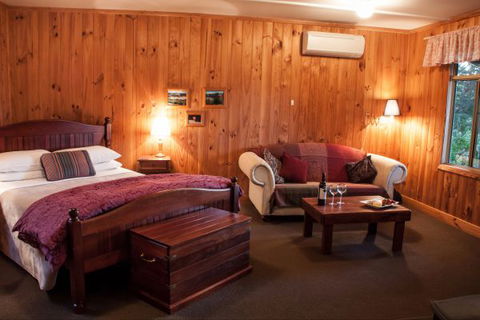 Balingup Heights Hilltop Forest Cottages - E Caravan Parks 8