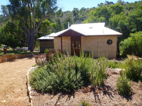 Balingup Jalbrook Cottages - E Caravan Parks 4