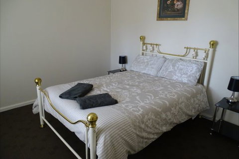 Silver Hill Townhouse - E Caravan Parks 12