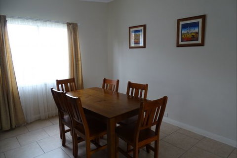 Silver Hill Townhouse - E Caravan Parks 14