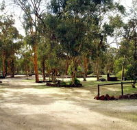 Toodyay Holiday Park  Chalets - E Caravan Parks