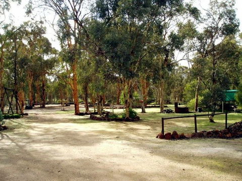 Toodyay Holiday Park & Chalets - E Caravan Parks 0
