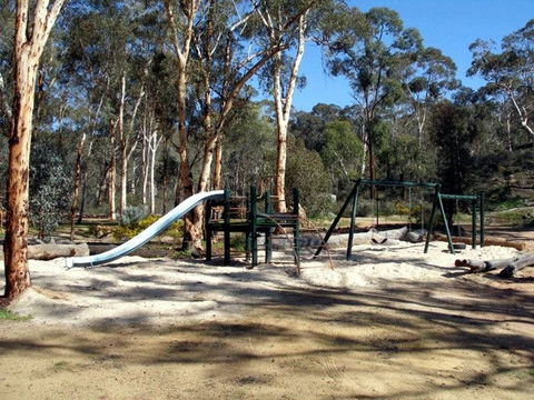 Toodyay Holiday Park & Chalets - E Caravan Parks 1