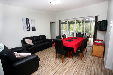 Top Tourist Riverview Tourist Park - E Caravan Parks 0