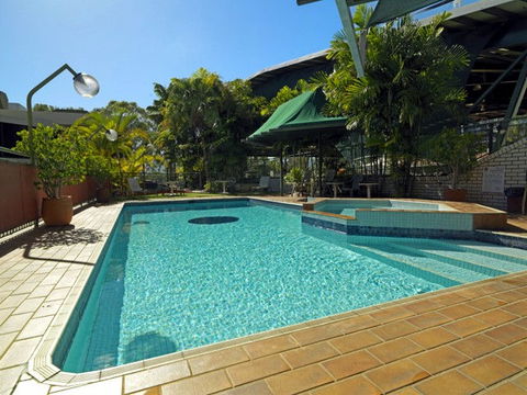 Travelodge Rockhampton - E Caravan Parks 1