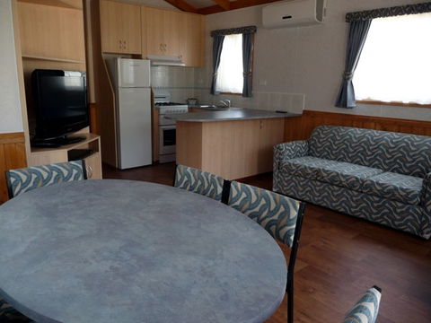 Victor Harbor Holiday And Cabin Park - E Caravan Parks 2