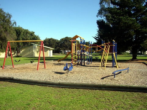 Victor Harbor Holiday And Cabin Park - E Caravan Parks 3