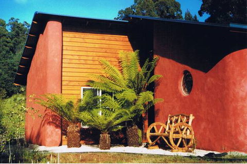 Whispering Spirit Holiday Cottages And Miniature Pony Stud - E Caravan Parks 3