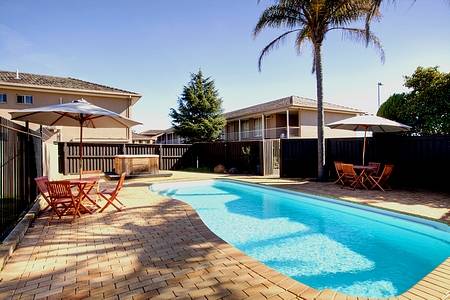 Winning Post Motor Inn - E Caravan Parks 2
