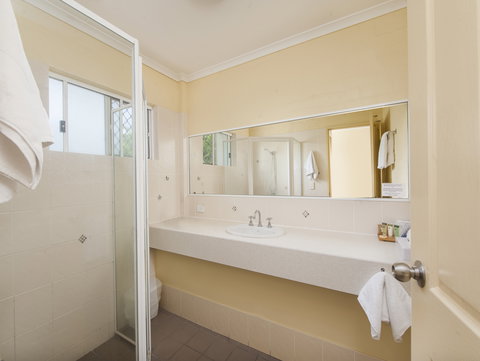 Wollongbar Motel - E Caravan Parks 5