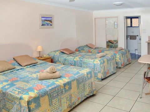 Yamba Twin Pines Motel - E Caravan Parks 7