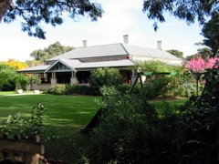 Yankalilla Bay Homestead B&B - E Caravan Parks 3