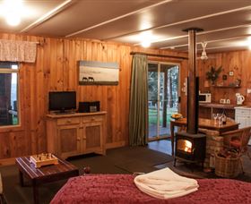 Balingup Heights Hilltop Forest Cottages - E Caravan Parks 3