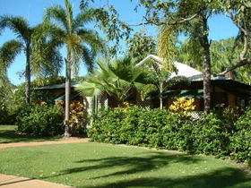 Cocos Beach Bungalows - E Caravan Parks 0