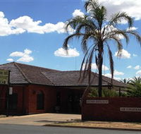Condobolin Motor Inn - E Caravan Parks