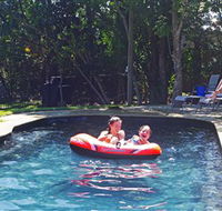 Emeraldene Inn and Eco-Lodge - E Caravan Parks