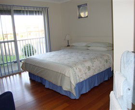 Apollo Bay Bed And Breakfast - E Caravan Parks 3