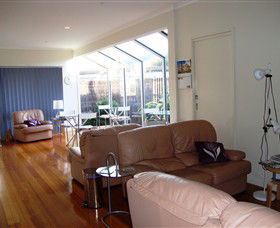 Apollo Bay Bed And Breakfast - E Caravan Parks 4
