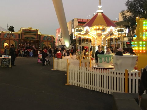 Wonderland Under The Melbourne Star - E Caravan Parks 3