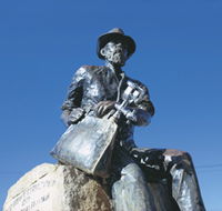 Paddy Hannans Statue - E Caravan Parks