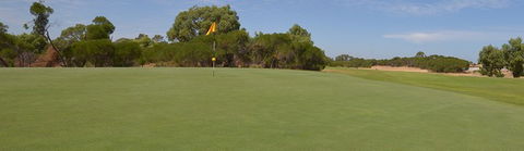 Rockingham Golf Club - E Caravan Parks 0