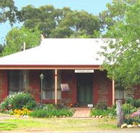Stacey Studio Gallery  Almond Grove BB - E Caravan Parks
