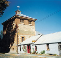 The Oakbank Weaver - E Caravan Parks