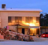 Mt Surmon Wines - Scarlattis Gallery - E Caravan Parks