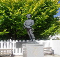 Alexander Cameron Statue - E Caravan Parks