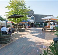 George Harcourt Inn - E Caravan Parks