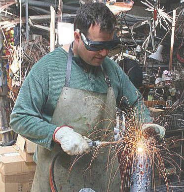 Tasmanian Copper And Metal Art Gallery - E Caravan Parks 0