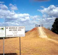 Mount Wooroolin - E Caravan Parks