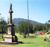Maroon State School War Memorial - E Caravan Parks