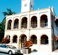 Mackay Town Hall - E Caravan Parks