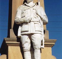 Beaudesert War Memorial - E Caravan Parks