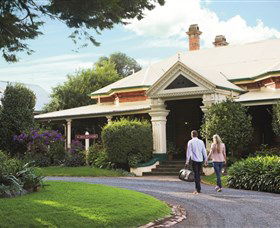 Historical Walk Through Russell Street - E Caravan Parks 0