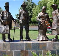 Dad Dave Mum and Mabel - E Caravan Parks