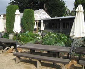 T'Gallant Winemakers - E Caravan Parks 1