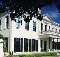 Elizabeth Bay house - E Caravan Parks